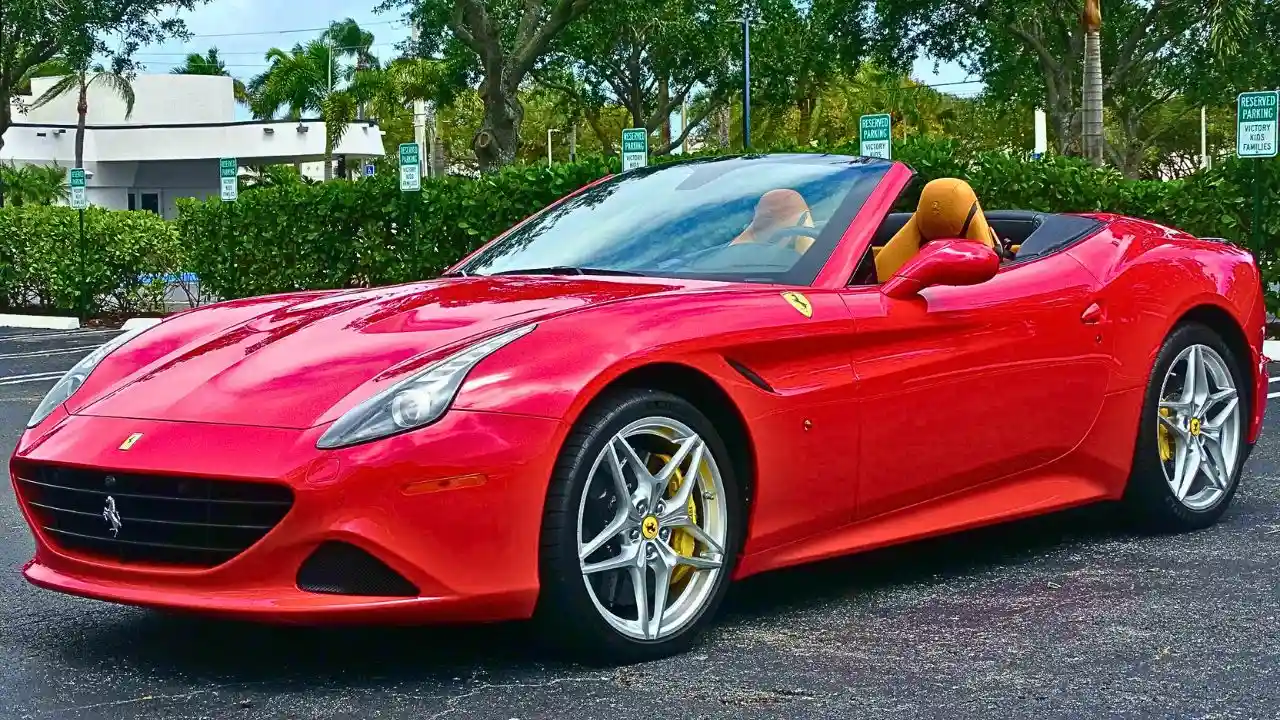 2015-Ferrari-California-T