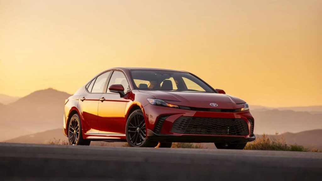 2025-Toyota-Camry-Hybrid